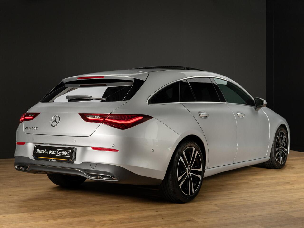 Mercedes-Benz CLA-KLASSE Shooting Brake 200 Luxury Line Panorama dak | Trekhaak