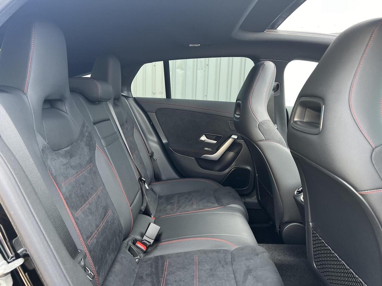 Mercedes-Benz CLA-KLASSE Shooting Brake 180 AMG | Panoramadak | | Premium Pakket | Night Pakket | Panoramadak | Trekhaak | MULTIBEAM LED Koplampen | Apple CarPlay | Android Auto | Advanced Sound System