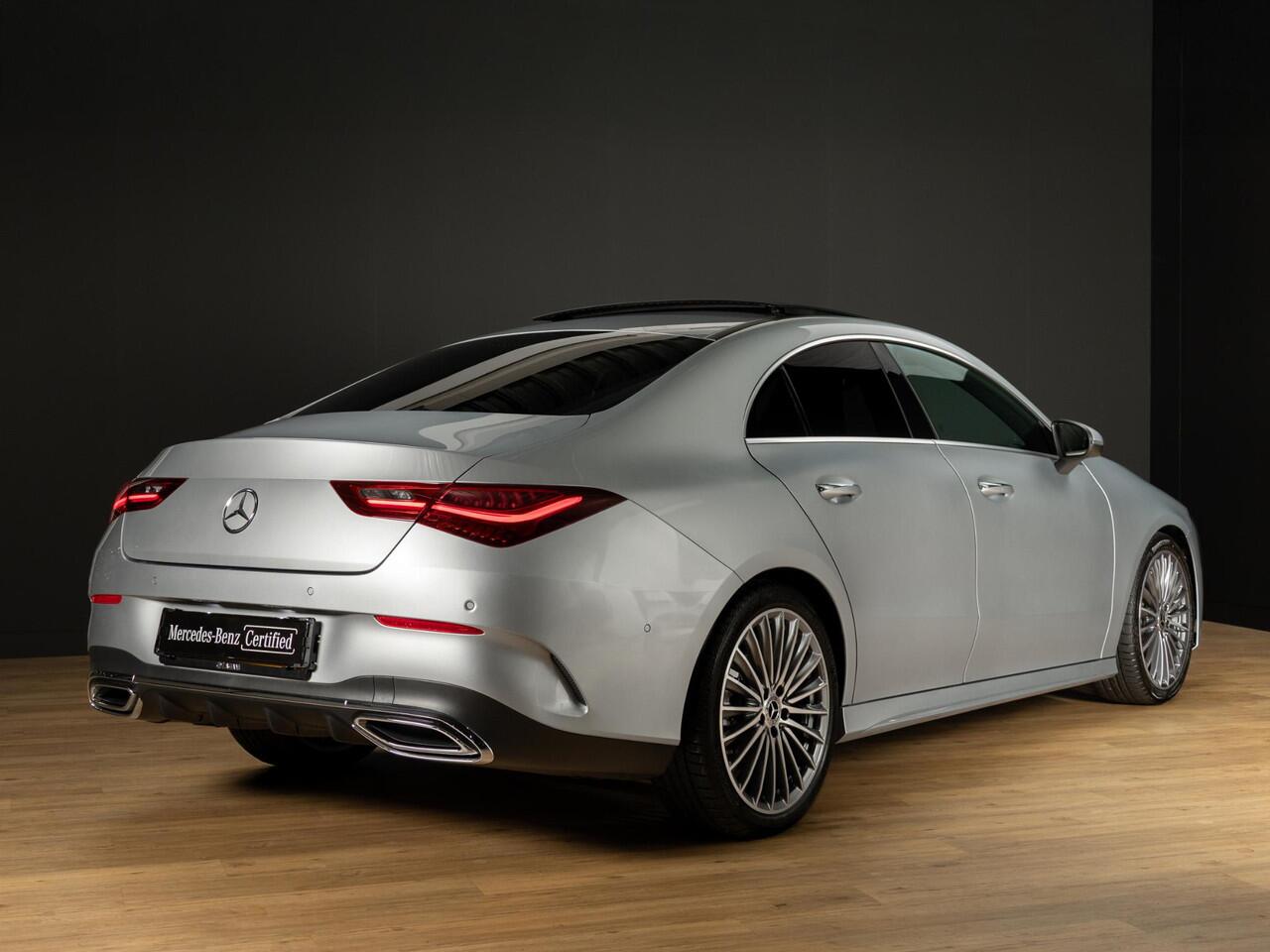 Mercedes-Benz CLA-KLASSE Coupé 180 Star Edition AMG Line Panorama dak