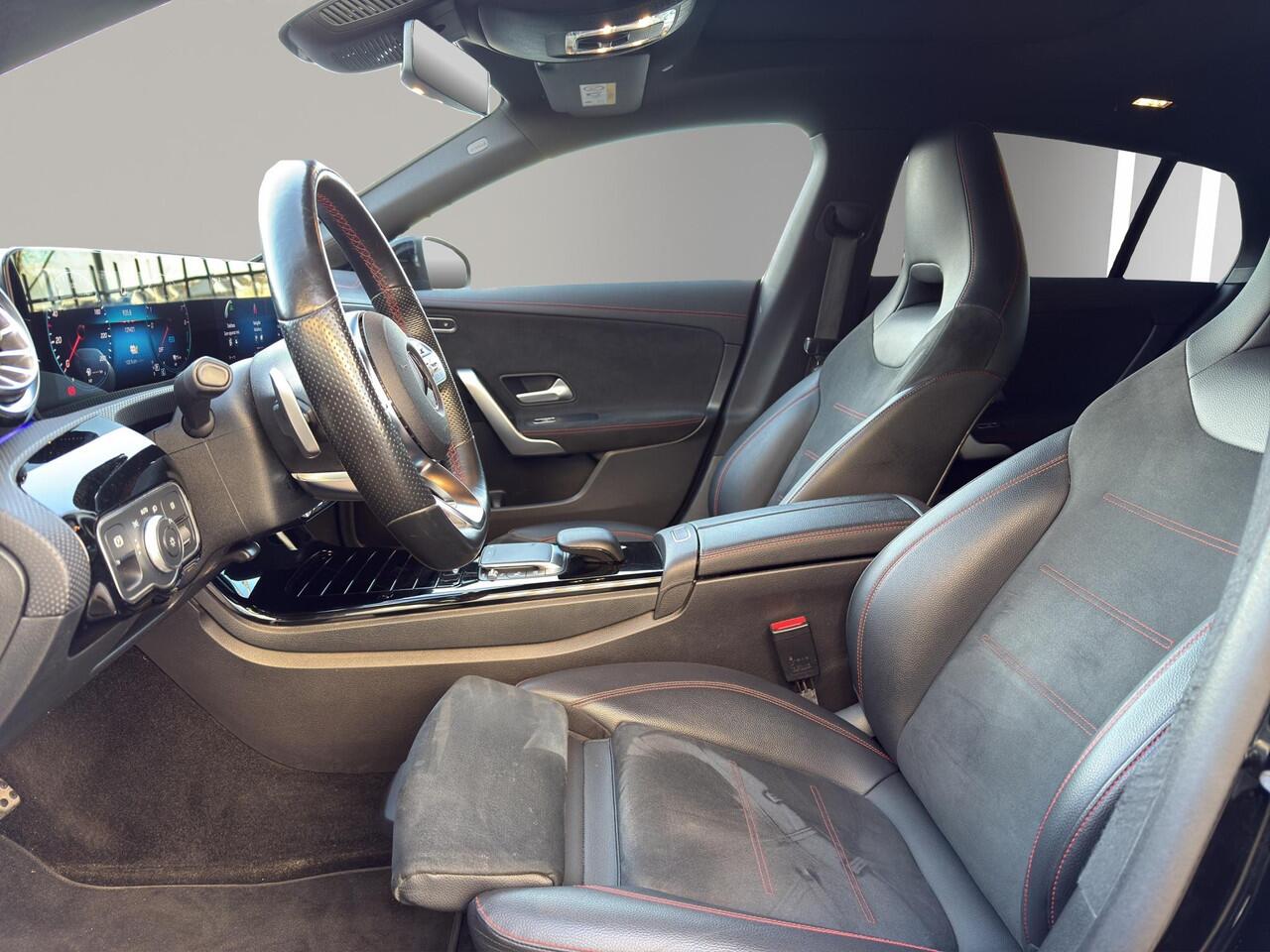 Mercedes-Benz CLA-KLASSE Shooting Brake 250 e Business Solution AMG Panoramadak | Sfeer | Camera | Stoelverw | 19"| Geheugen stoelen |