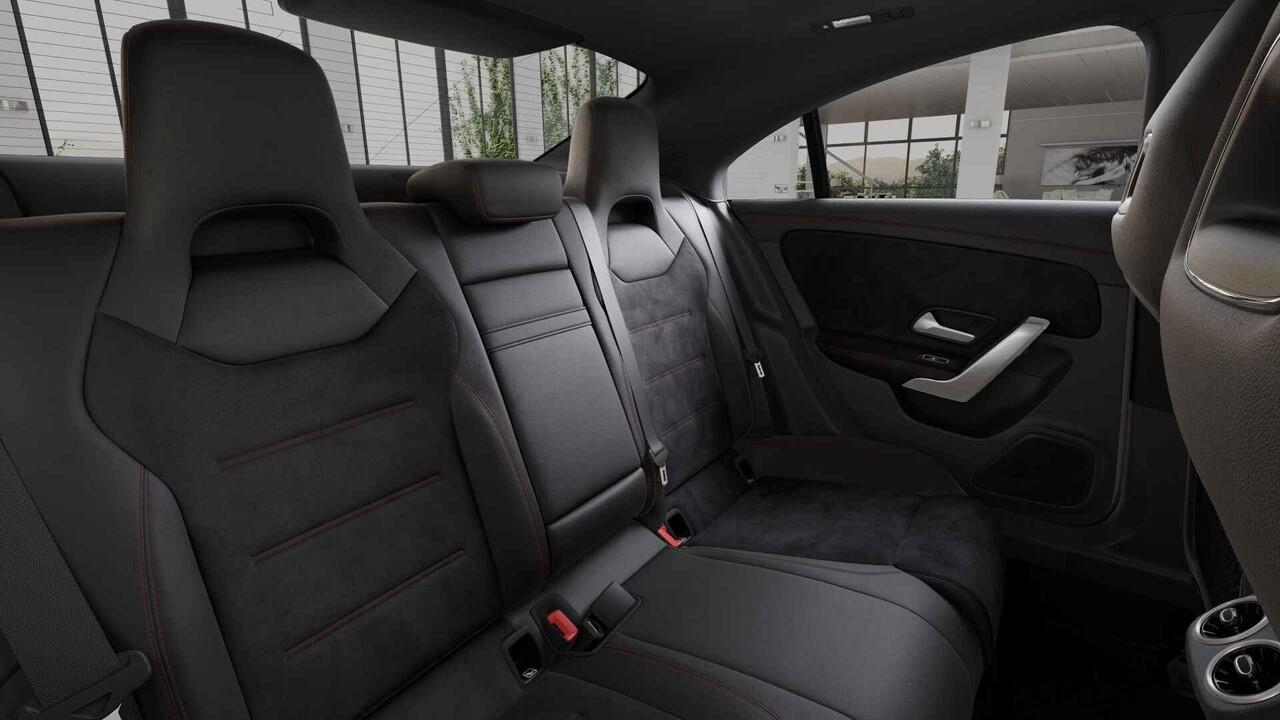 Mercedes-Benz CLA-KLASSE 250e Business Solution AMG | Panoramaschuifdak | Sfeerverlichting | Achteruitrijcamera | Stoelverwarming |