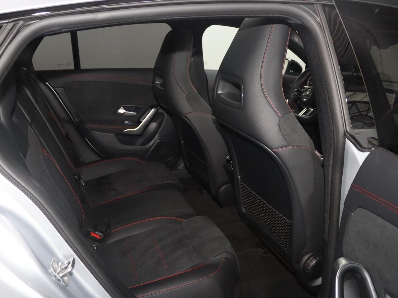 Mercedes-Benz CLA-KLASSE Shooting Brake 180 Star Edition AMG Line LIMITED | Panoramaschuifdak | Night | Achteruitrijcamera