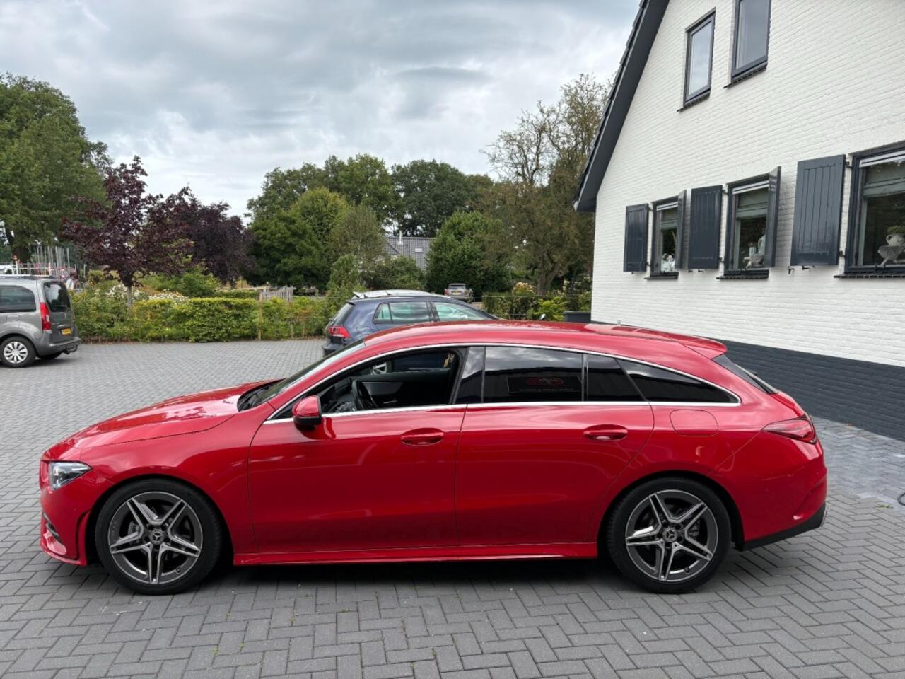 Mercedes-Benz CLA-KLASSE Shooting Brake 180 Premium cruise/airco/lane assist/All-in prijs incl afleverbeurt