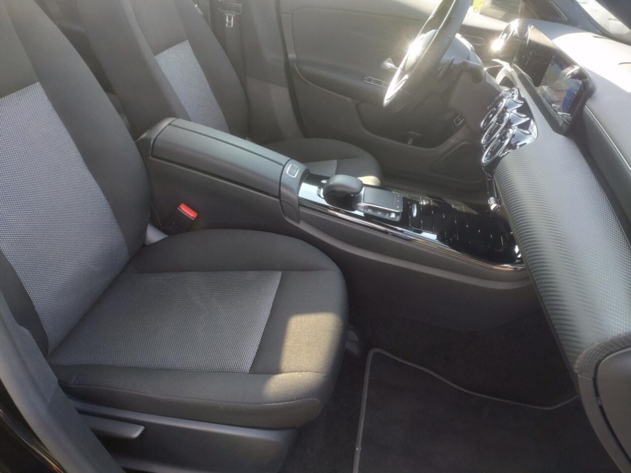 Mercedes-Benz CLA-KLASSE Shooting Brake 180 Business Sol. | Automaat