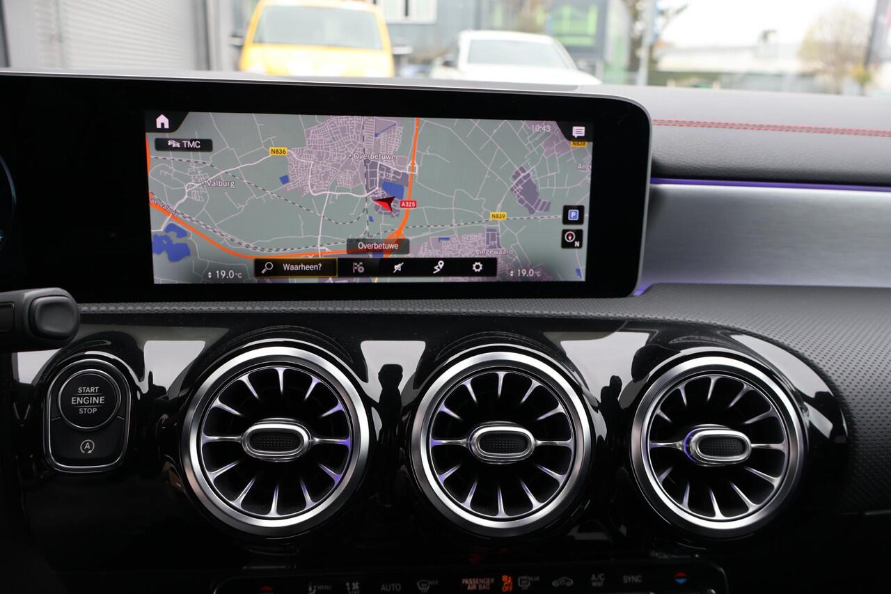 Mercedes-Benz CLA-KLASSE Shooting Brake 200 Business Solution AMG 1e Eigenaar | Dealer Onderh | NL-Auto | BTW | Elek Trekhaak | Sfeer | Camera | Elek Klep | Stoelverwarming | Climate | Navi | PDC | Full Led | Cruise | Keyless | Full