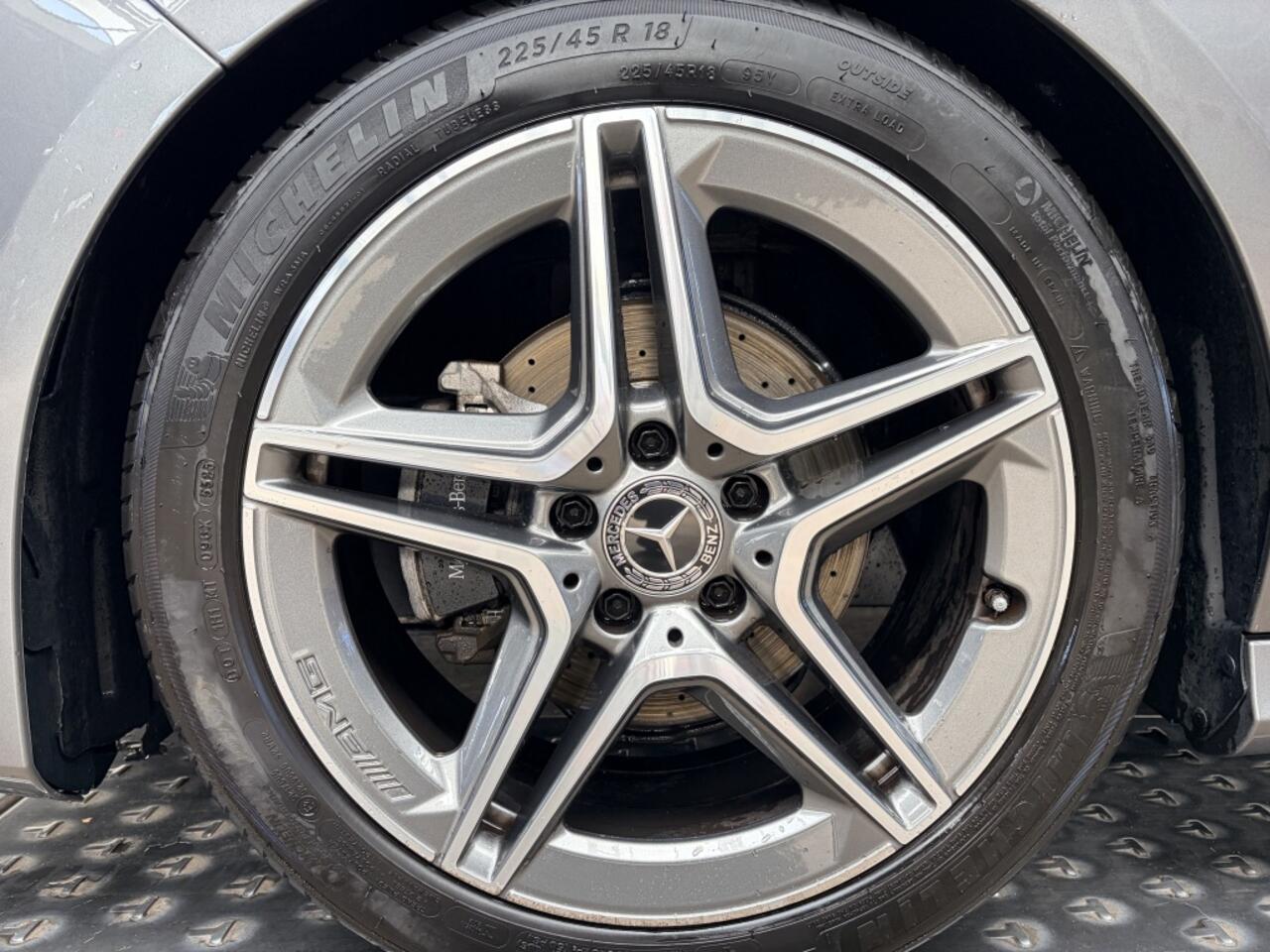 Mercedes-Benz CLA-KLASSE 180 AMG-Line Nightpakket Cruise Clima Navi NL Auto