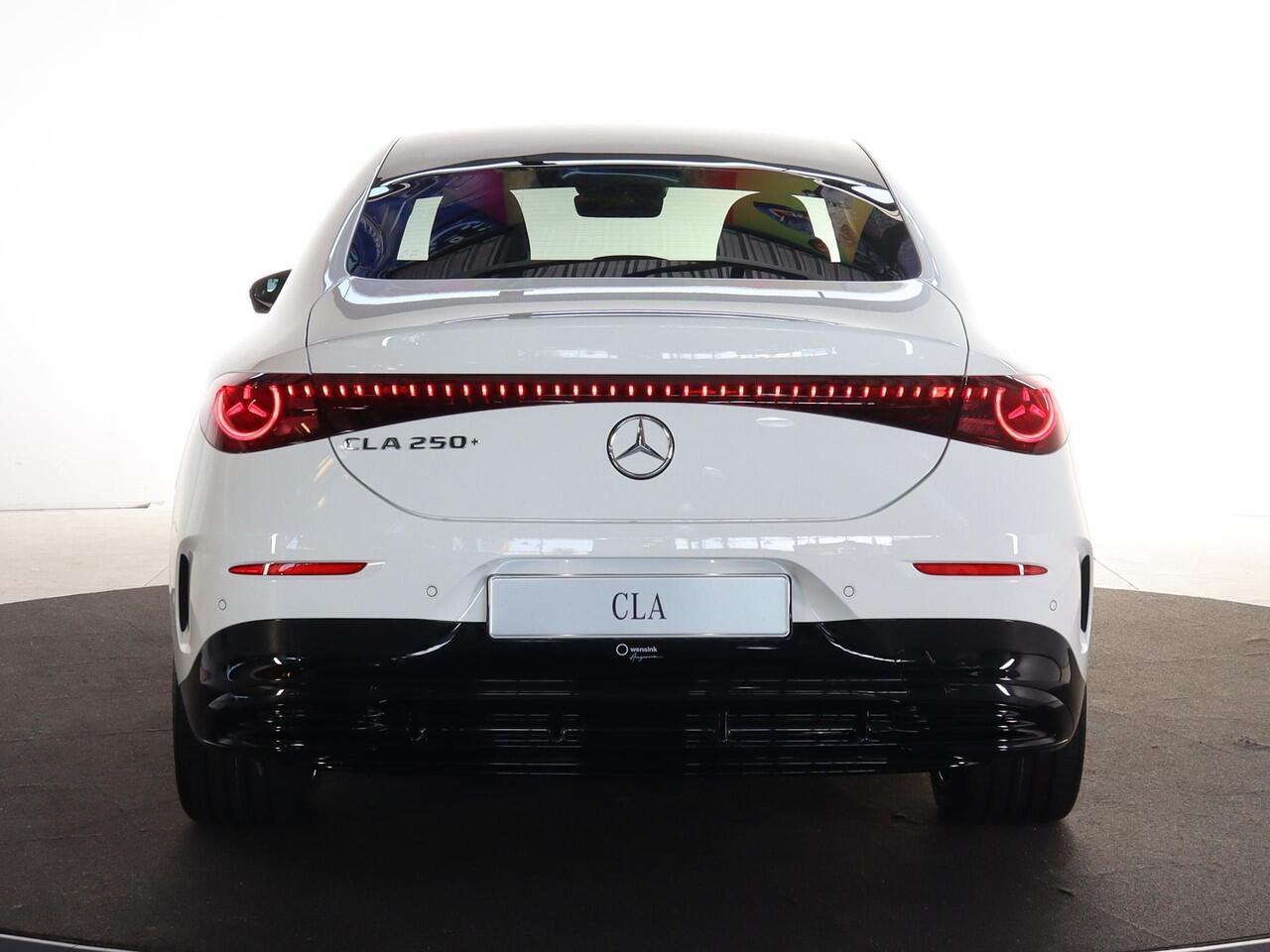 Mercedes-Benz CLA-KLASSE 250+ Launch Edition 85 kWh | Night | Panoramadak | DISTRONIC | Achteruitrijcamera | Dodehoekassistent |