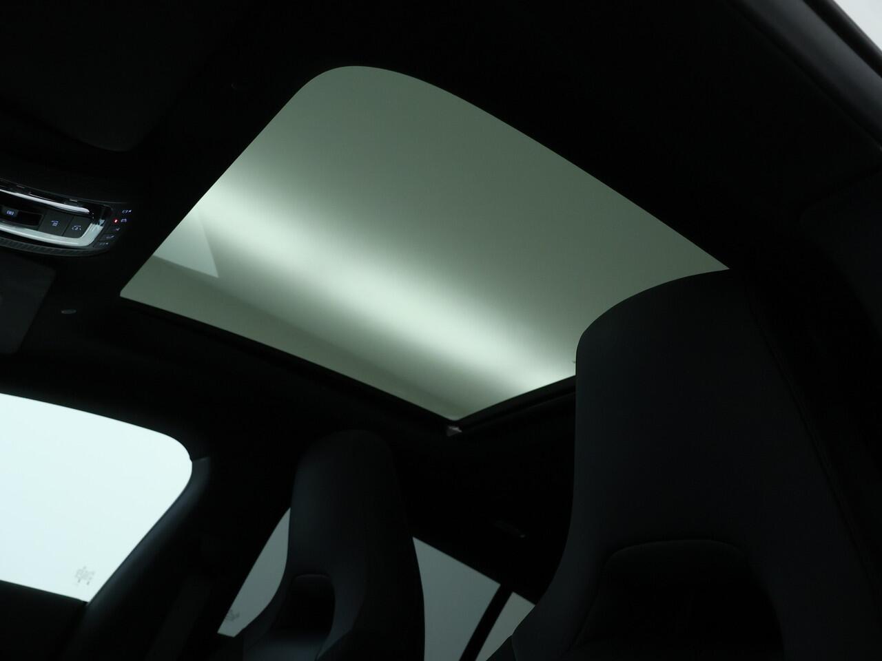 Mercedes-Benz CLA-KLASSE Shooting Brake 180 AMG Line | Nightpakket | Premium Pack | Parkeerpakket met achteruitrijcamera | EASY PACK achterklep | Inclusief 24 maanden MB Certified garantie voor Europa.|