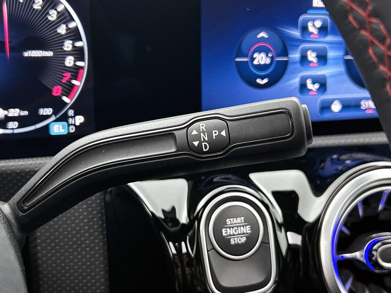 Mercedes-Benz CLA-KLASSE Shooting Brake 250 e AMG Plug-In Hybride Trekhaak | AMG Line | Panoramadak | Night Pakket | 19 Inch AMG Velgen | Stuur en Stoelverwarming. Inclusief 48 maanden MB Certified garantie voor Europa.