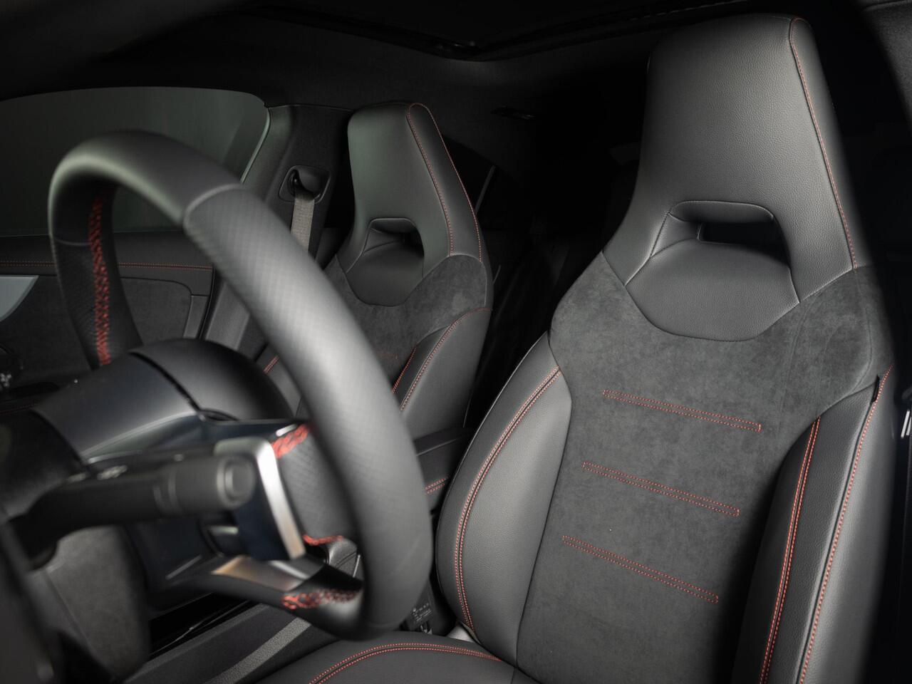 Mercedes-Benz CLA-KLASSE Coupé 180 Star Edition AMG Line Panorama dak