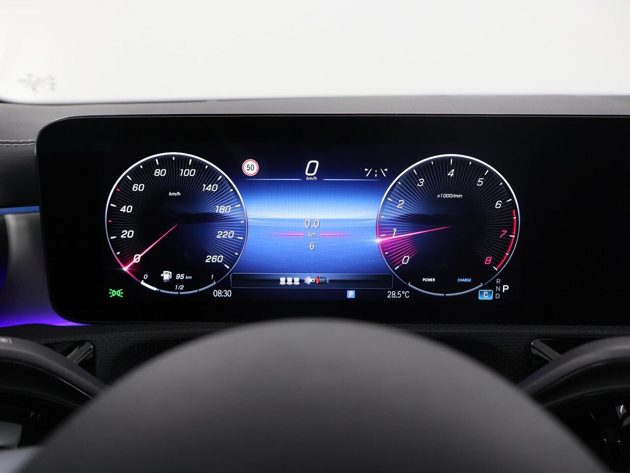 Mercedes-Benz CLA-KLASSE 180 Star Edition AMG Line | Panoramaschuifdak | AMG-line plus | Head-Up | Dodehoekassistent | Nightpakket |