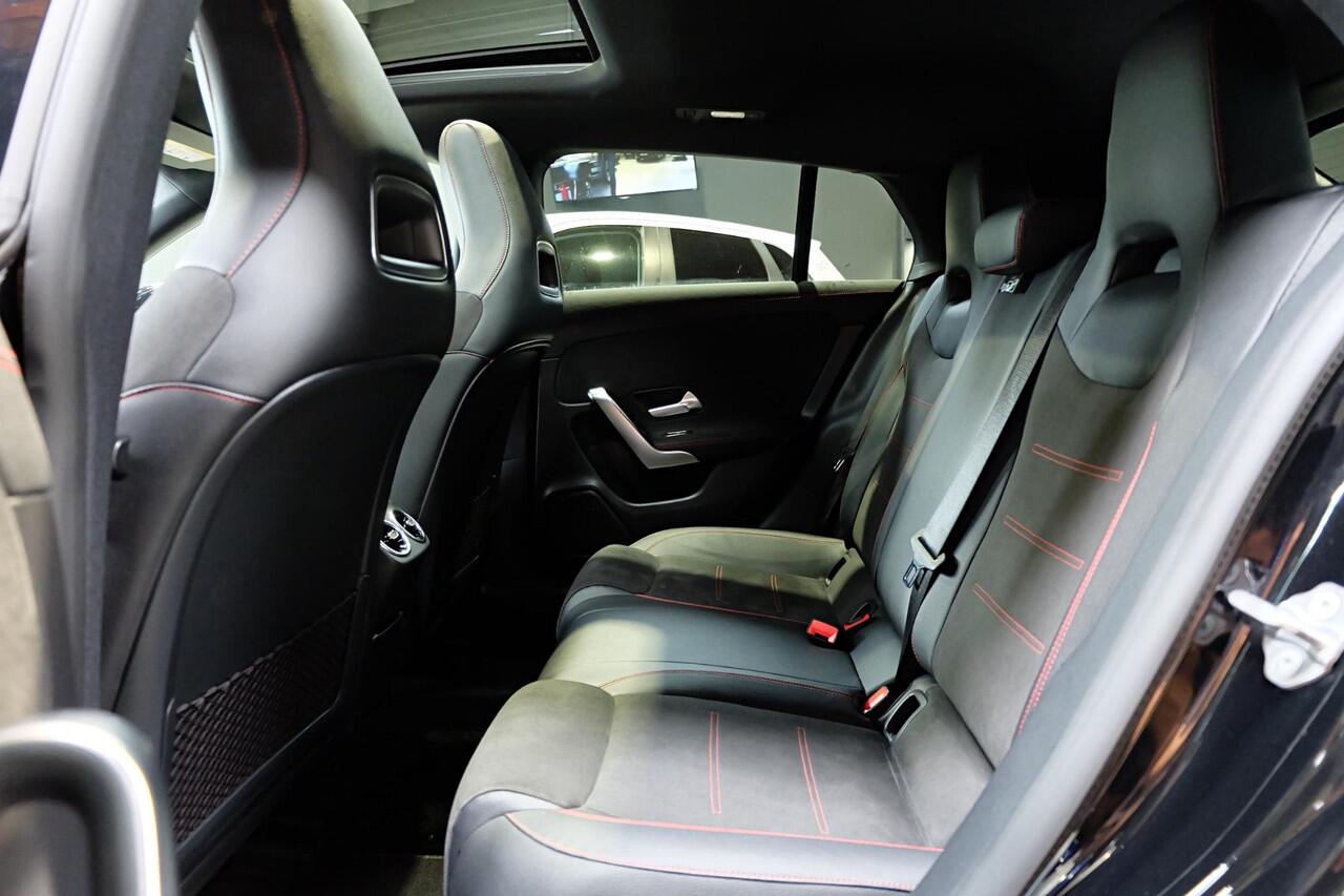 Mercedes-Benz CLA-KLASSE Shooting Brake 180 Advantage / AMG Line / Panodak / Burmester