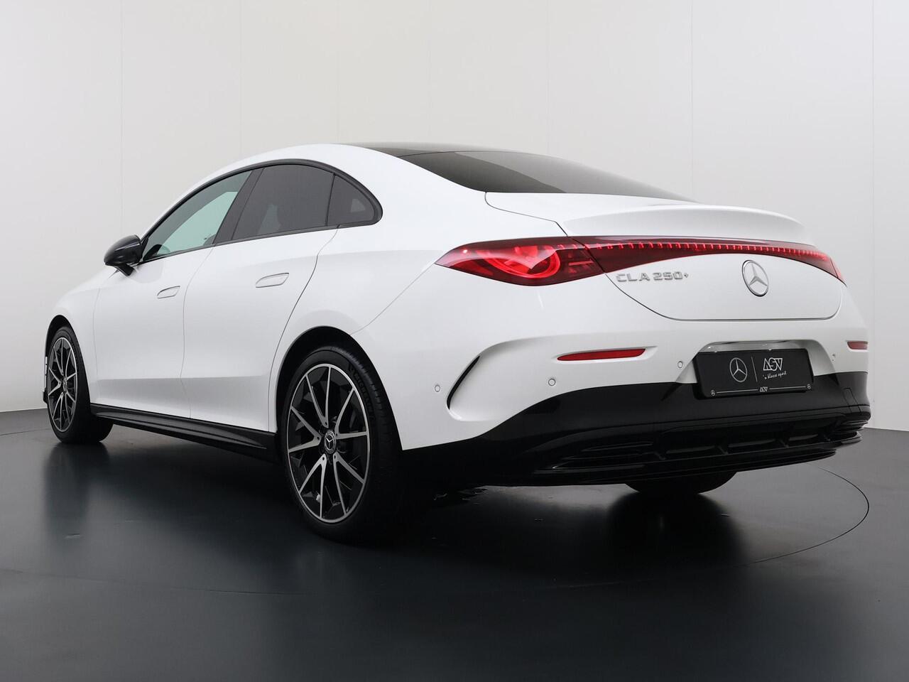 Mercedes-Benz CLA-KLASSE 250+ Launch Edition 85 kWh Accu | Memorystoelen | Warmtepomp | Multibeam Led | Stoelverwarming Voorin | Distronic Cruise Control | Achteruitrijcamera | Nightpakket | Dodehoekassistent