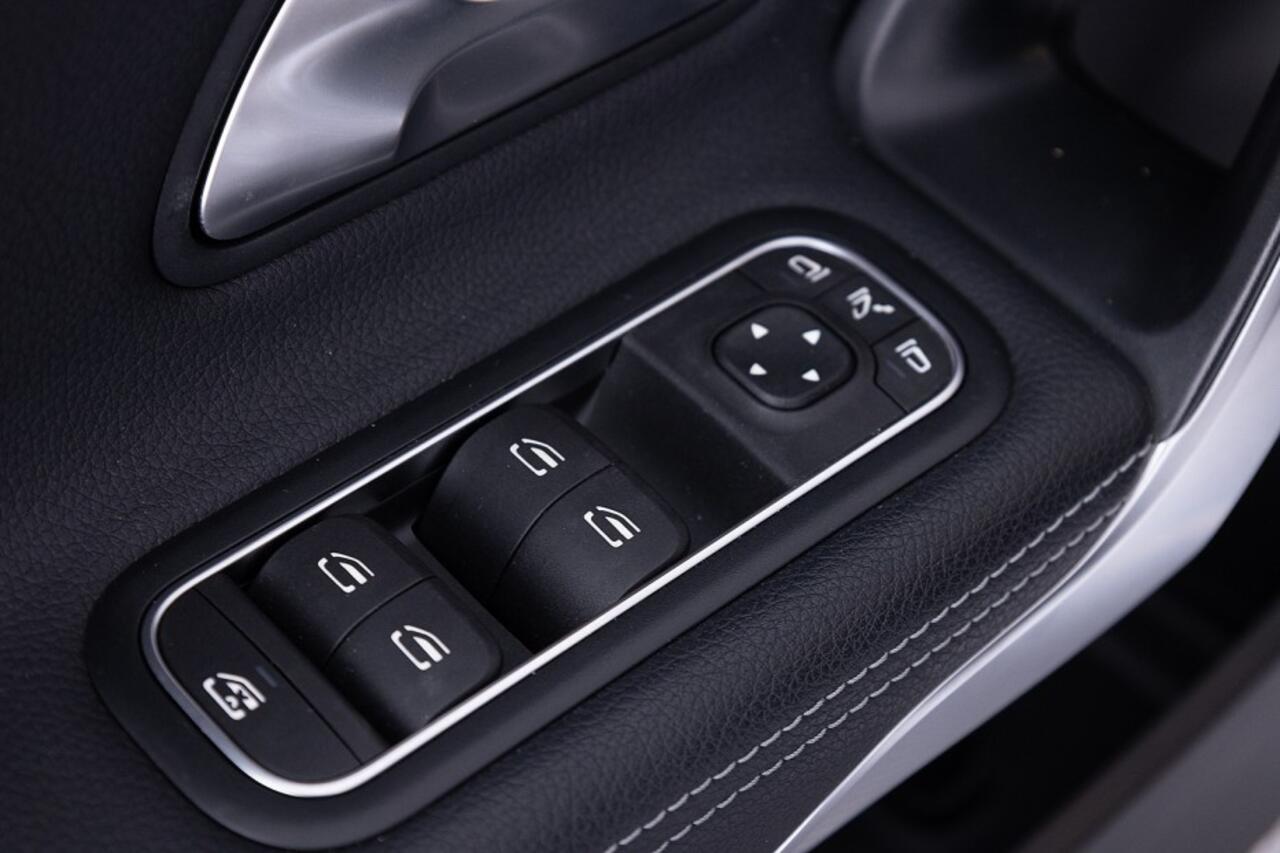 Mercedes-Benz CLA-KLASSE 180 Shooting Brake Luxury Line Automaat | PANORAMADAK | LEDER