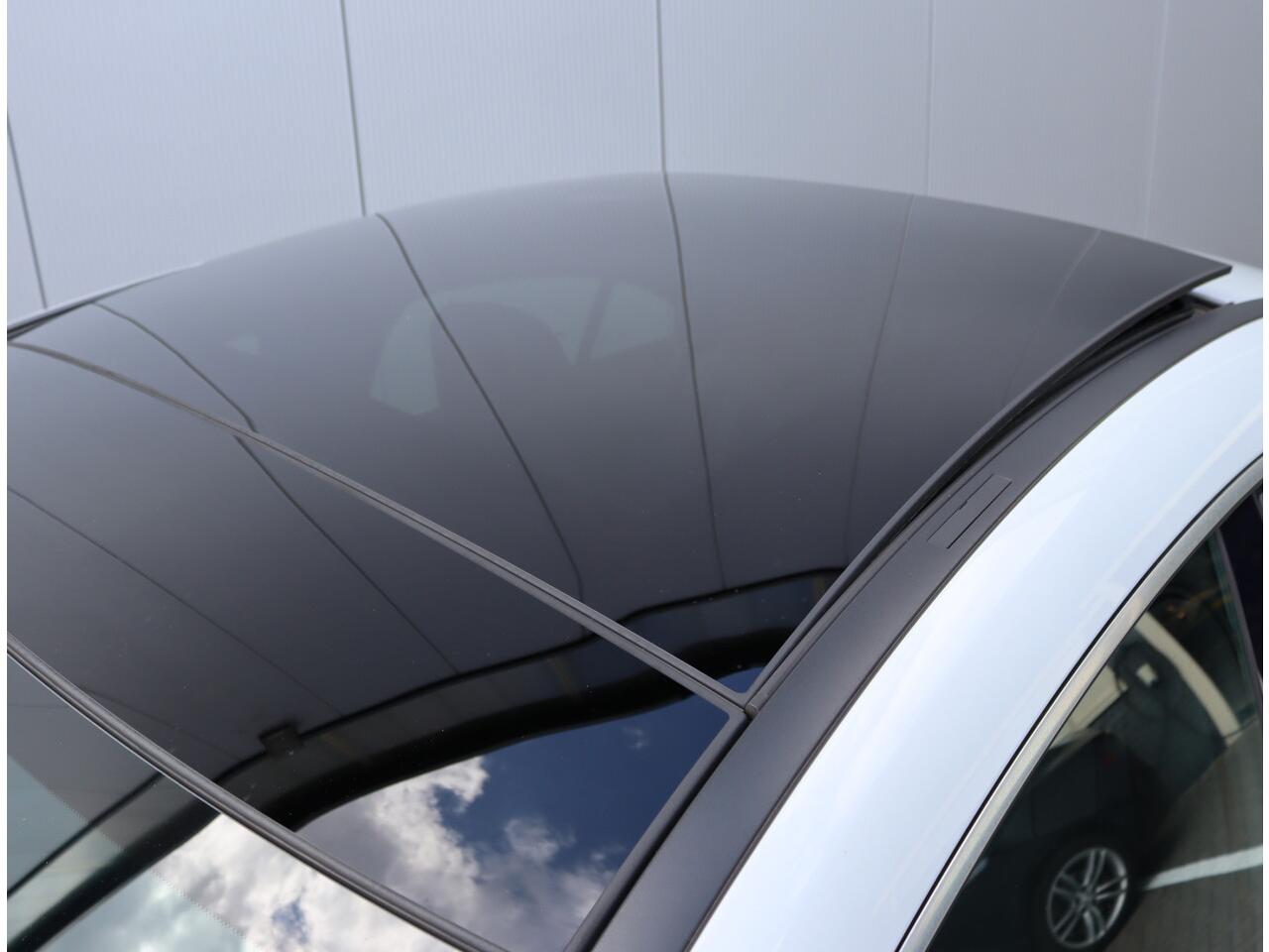 Mercedes-Benz CLA-KLASSE 200 AMG | Panoramadak | Camera | LED | Org. NL