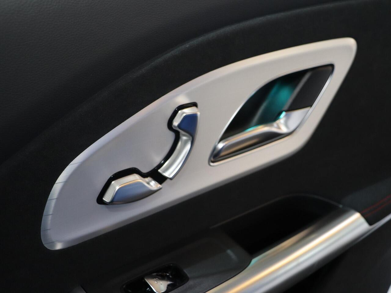 Mercedes-Benz CLA-KLASSE 250+ Launch Edition 85 kWh | Night | Panoramadak | Stoelverwarming | DISTRONIC | Achteruitrijcamera | Dodehoekassistent |