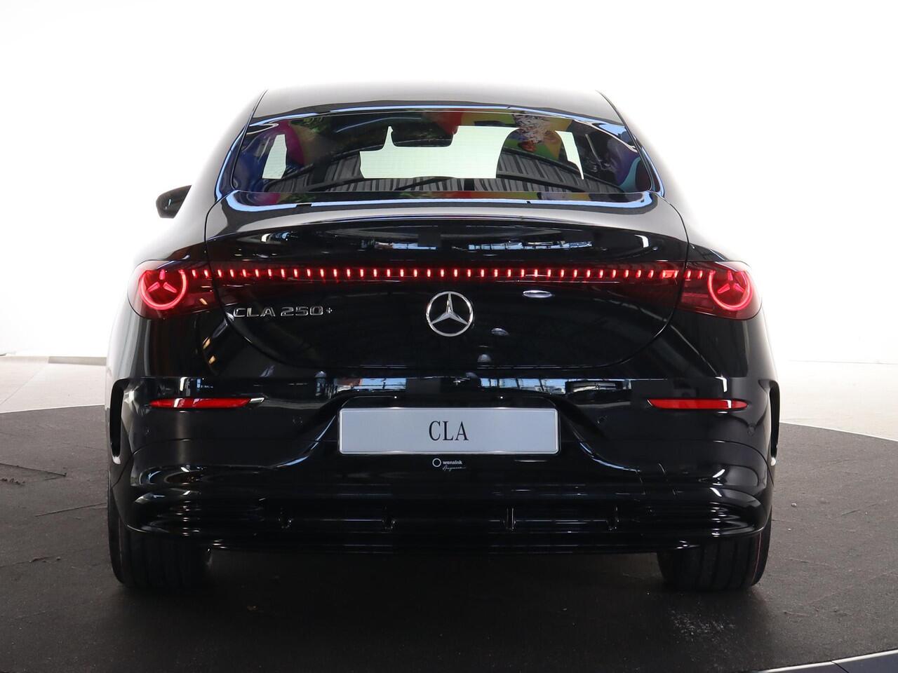 Mercedes-Benz CLA-KLASSE 250+ Launch Edition 85 kWh | Night | Panoramadak | Stoelverwarming | DISTRONIC | Achteruitrijcamera | Dodehoekassiste