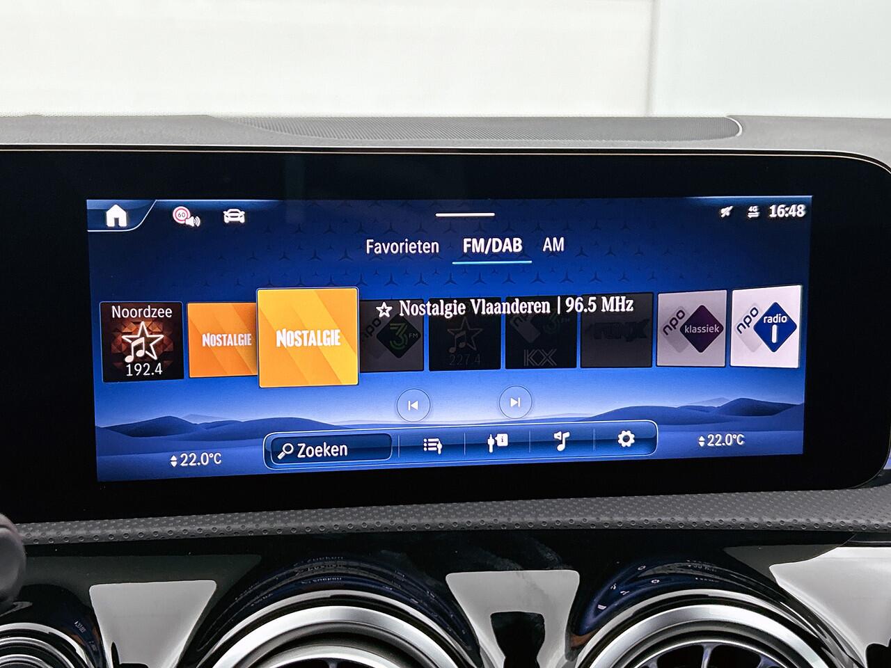 Mercedes-Benz CLA-KLASSE Shooting Brake 180 Business Solution AMG | AMG Line Plus pakket | Panoramaschuifdak | Memorypakket | Head-up display | Augmented Reality navigatie | 360°-camera | 19 inch AMG velgen |