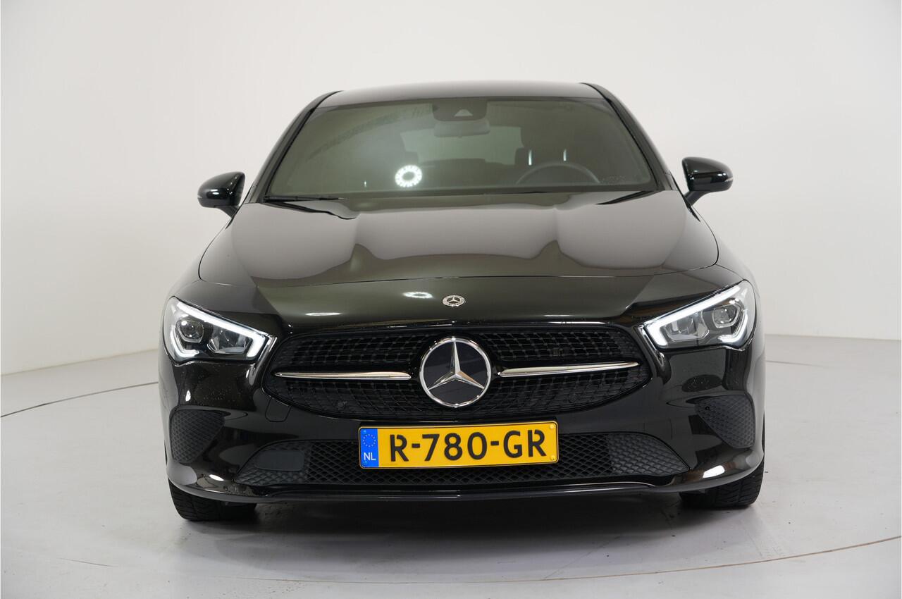 Mercedes-Benz CLA-KLASSE Shooting Brake 250 e Night 218 pk PHEV | Trekhaak | Camera | Sfeerverlichting | Apple/Android |
