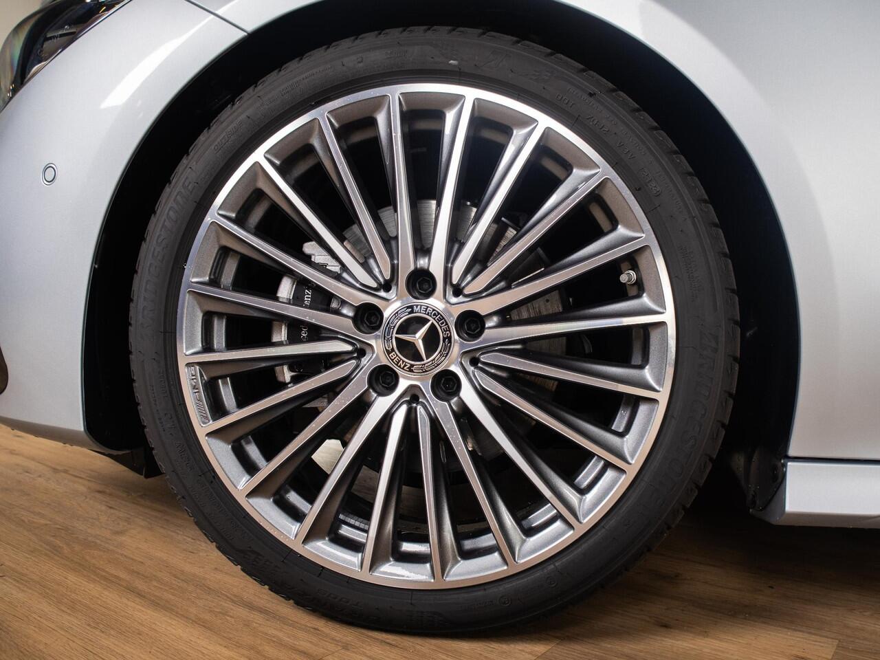 Mercedes-Benz CLA-KLASSE Coupé 180 Star Edition AMG Line Panorama dak