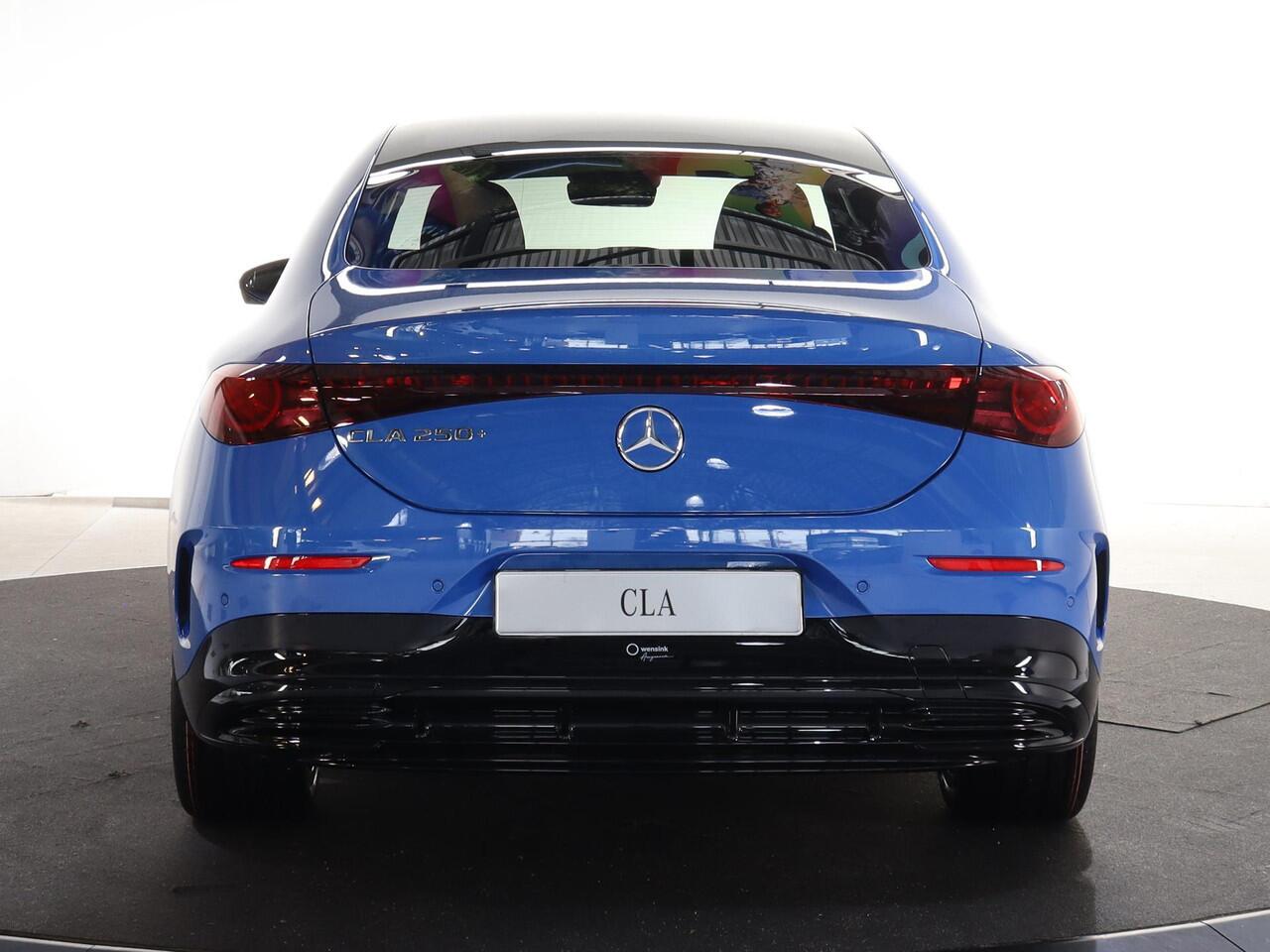 Mercedes-Benz CLA-KLASSE 250+ Launch Edition 85 kWh | Night | Panoramadak | Stoelverwarming | DISTRONIC | Achteruitrijcamera | Dodehoekassistent |