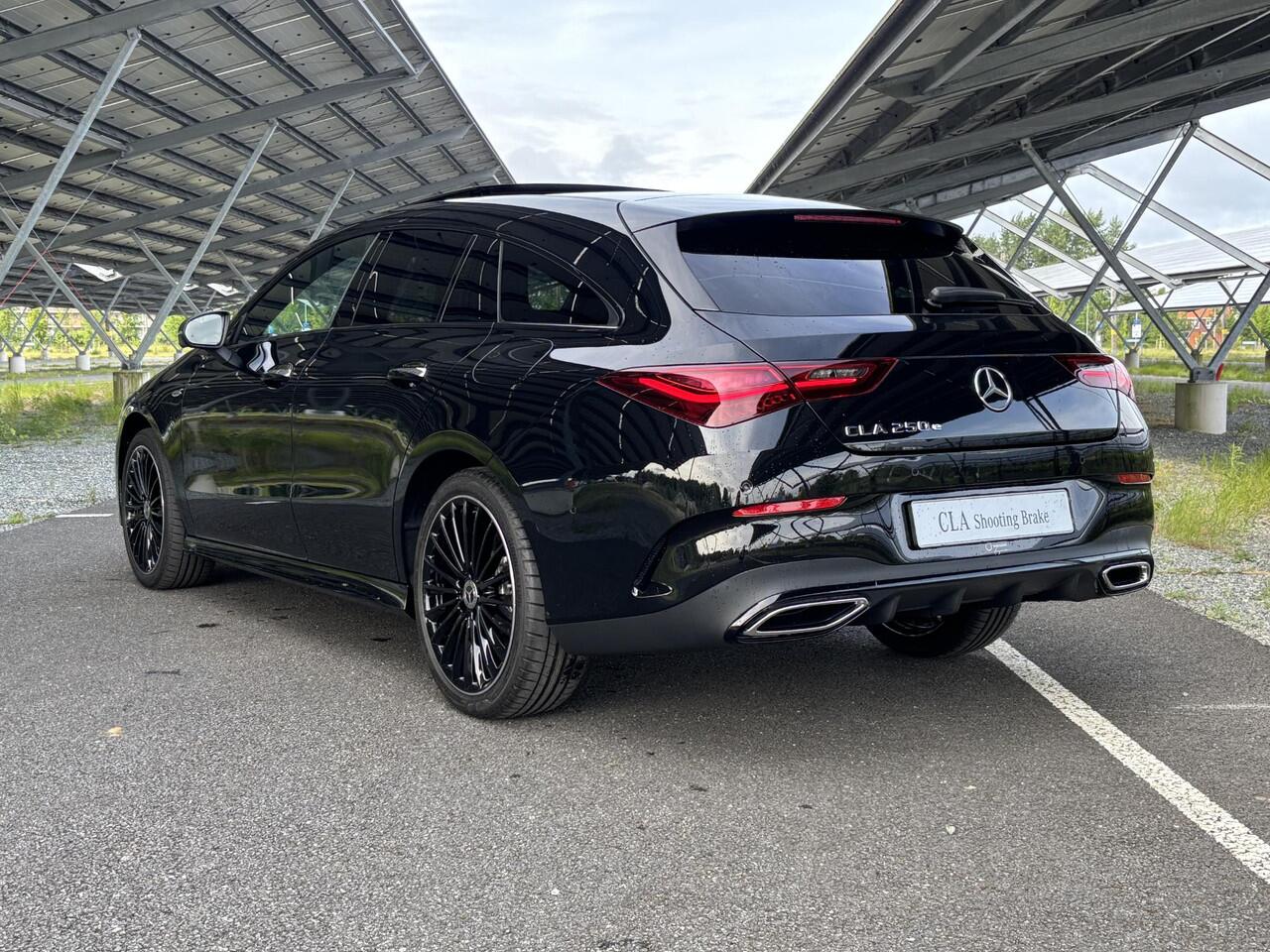 Mercedes-Benz CLA-KLASSE Shooting Brake 250 e Business Solution AMG | Night | Panoramadak | 360 camera | Sfeerverlichting | Apple carplay | Stoelverwarming |