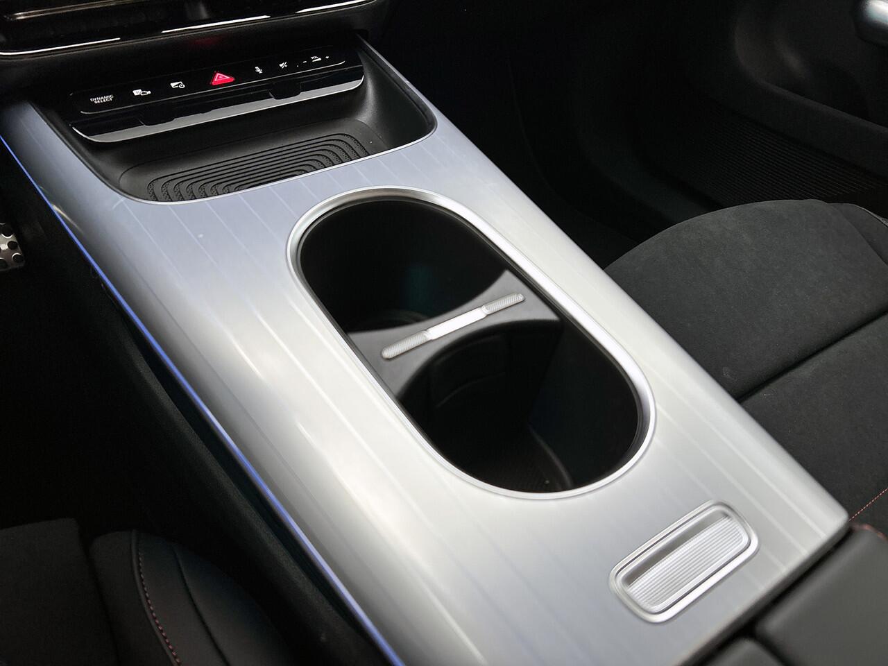 Mercedes-Benz CLA-KLASSE 250+ Launch Edition 85 kWh | Nightpakket | Trekhaak | Multibeam LED | Smartphone integratie | Panoramadak | Warmtepomp | Memorypakket | Sierdelen aluminium |