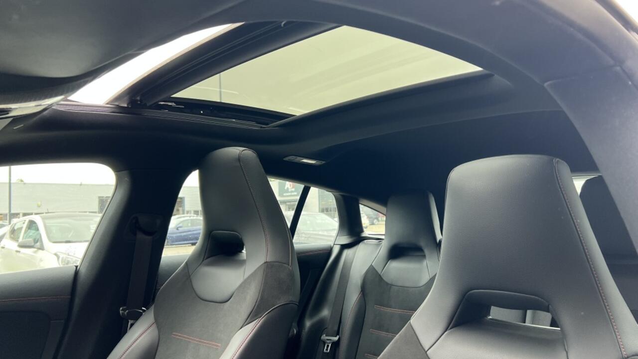 Mercedes-Benz CLA-KLASSE 250 e Pano | Navia | Camera