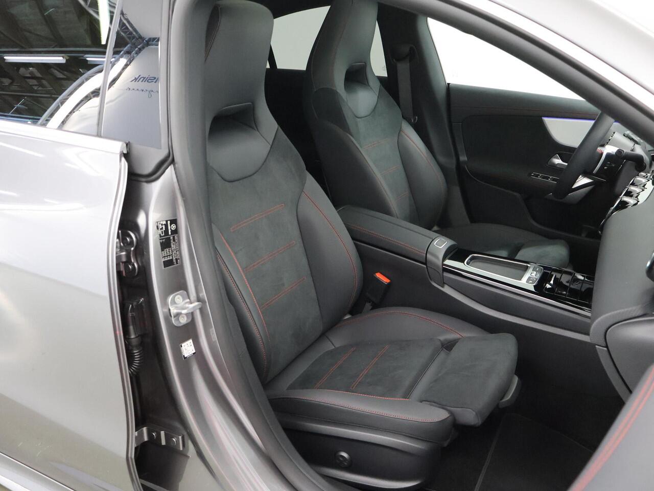 Mercedes-Benz CLA-KLASSE 180 Business Solution AMG | Nieuwprijs ¤ 60.345,= | Panoramaschuifdak | Premium Plus-pakket | Winterpakket | Techniek-pakket | Burmester | Trekhaak | Head-up display |