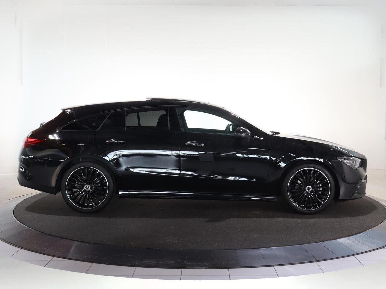 Mercedes-Benz CLA-KLASSE Shooting Brake 180 Business Solution AMG | Panoramaschuifdak | Head-up display | Trekhaak | 360° camera | Dodehoekassistent | MULTIBEAM LED koplampen |