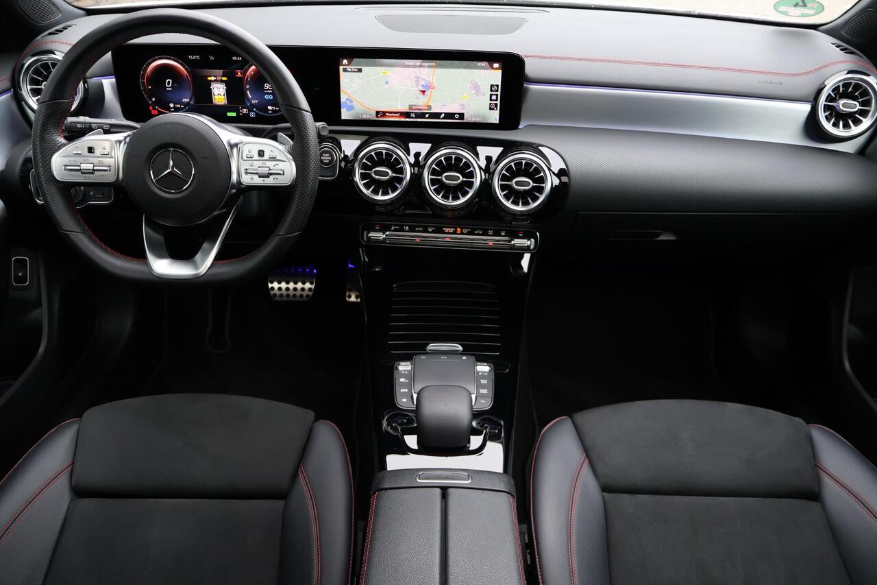 Mercedes-Benz CLA-KLASSE Shooting Brake 250e Business Solution AMG Limited 1e Eigenaar | Dealer Onderh | NL-Auto | BTW | Pano | Sfeer | WideScreen | Memory | Stoelverwarming | Elek Stoel/Klep | Matrix Led | 2 LaadKabels | Climate | Navi | Cruise | PDC
