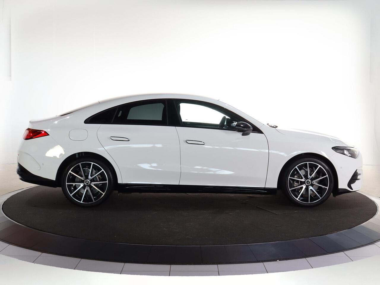 Mercedes-Benz CLA-KLASSE 250+ Launch Edition 85 kWh | Night | Panoramadak | DISTRONIC | Achteruitrijcamera | Dodehoekassistent |