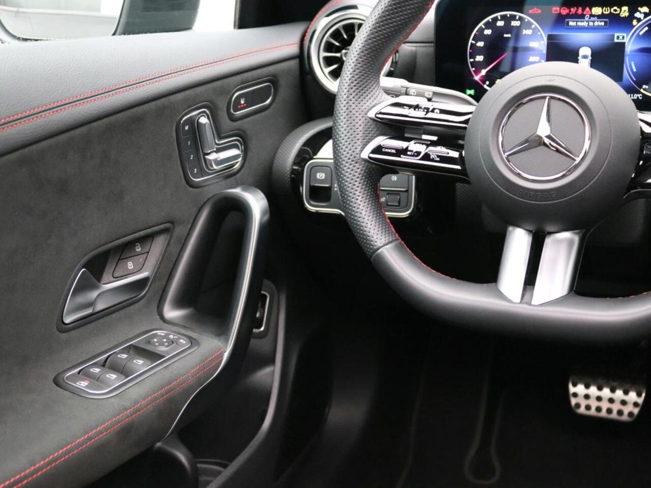 Mercedes-Benz CLA-KLASSE Shooting Brake 250 e Star Edition AMG Line Plus AMG Line | Night Pakket |Panorama Schuif-Kanteldak | Memory Stoelen | Head-up display | Parkeerpakket met 360°-camera. Inclusief 24 maanden Mercedes-Benz Certified garantie voor Europa.