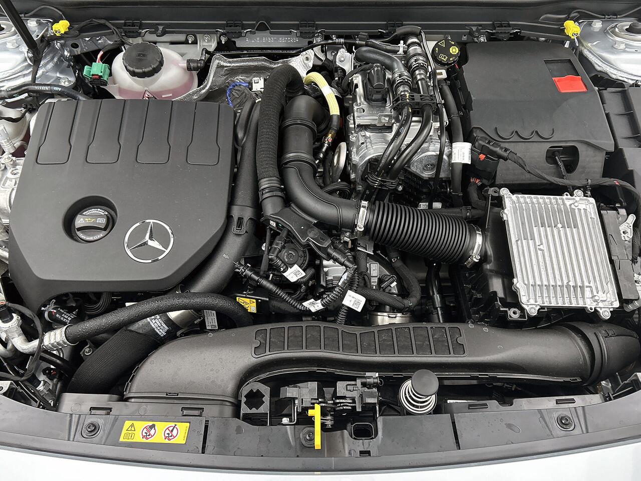 Mercedes-Benz CLA-KLASSE 250 e Business Solution AMG | Nightpakket | Parkeerpakket met achteruitrijcamera | KEYLESS GO | Stoelverwarming voor | MULTIBEAM LED | USB pakket plus | Sfeerverlichting | Draadloos oplaadsysteem voor Smartphone |