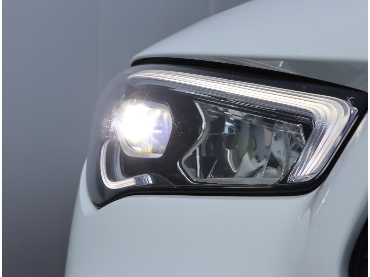 Mercedes-Benz CLA-KLASSE 200 AMG | Panoramadak | Camera | LED | Org. NL