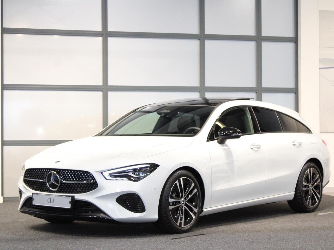 Mercedes-Benz CLA-KLASSE Shooting Brake 200 Luxury Line Panorama dak