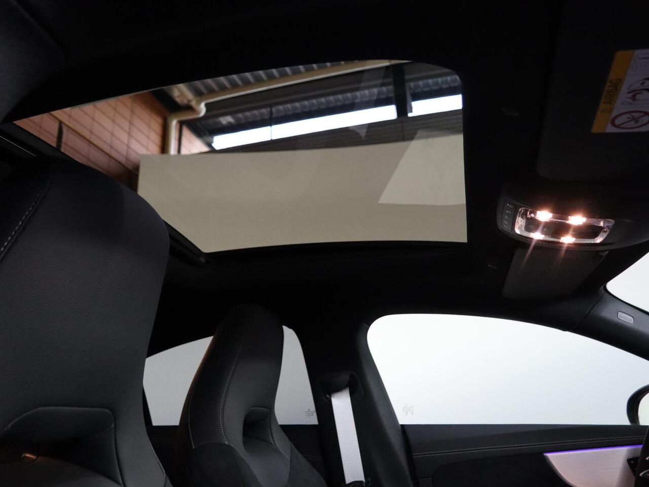 Mercedes-Benz CLA-KLASSE 180 Business Solution AMG | AMG Line Plus | Nightpakket | Head-up display | 360° camera | Techniekpakket | 19 inch AMG Velgen |