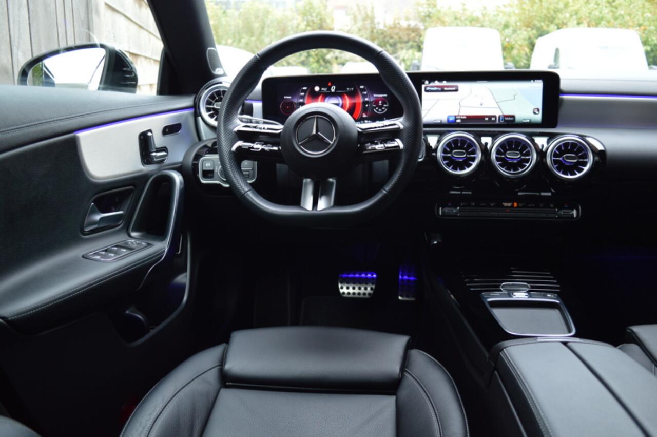 Mercedes-Benz CLA-KLASSE Shooting Brake 250 e AMG Led Leder Panorama Memory Distronic Burmester Camera 360 Head-Up Pdc