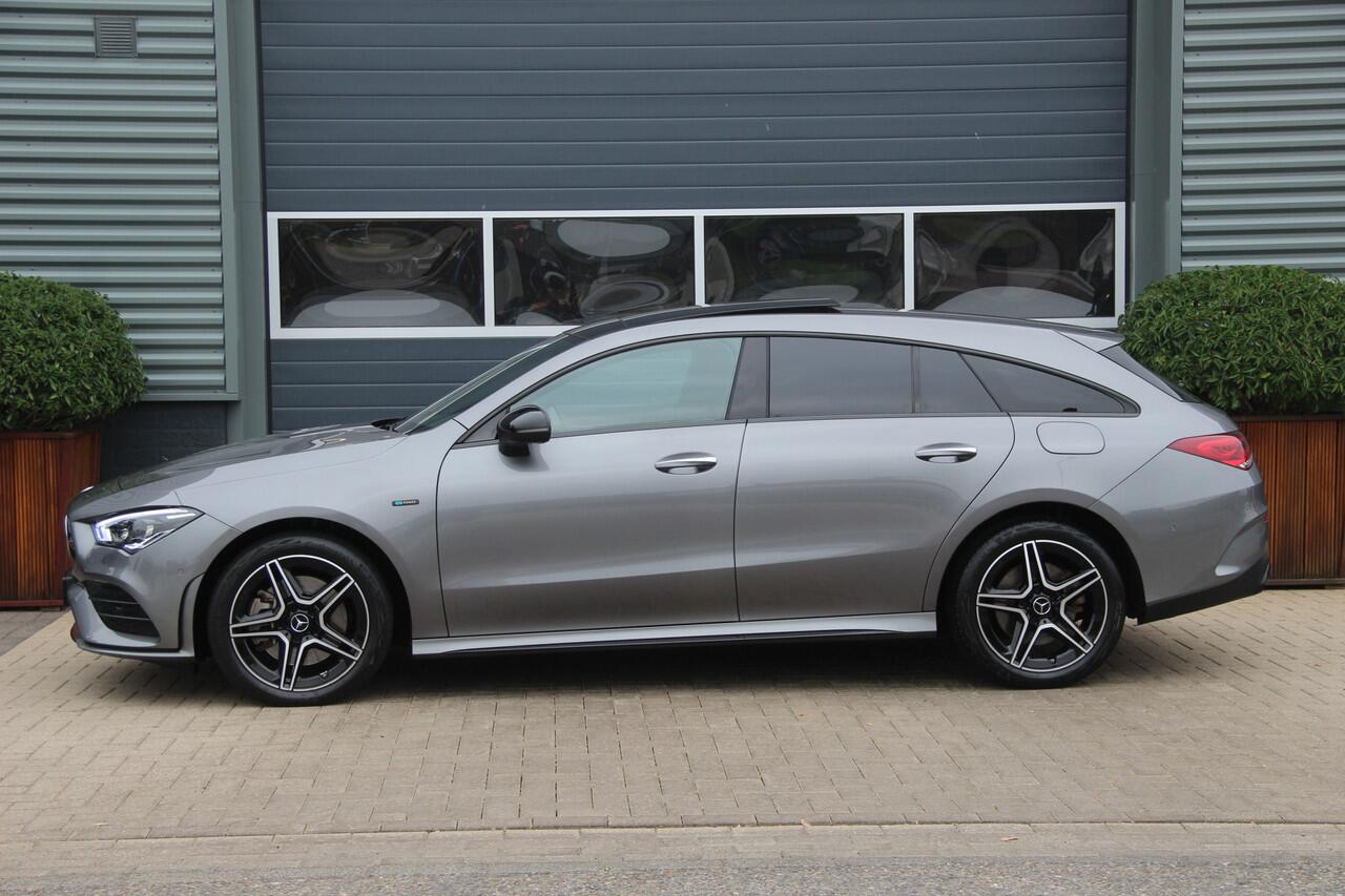 Mercedes-Benz CLA-KLASSE Shooting Brake 250e AMG Line Edition | Panoramadak | Distronic+ | Memory | Widescreen | 360 Camera | CarPlay | Keyless Go | Sfeerverlichting | Matrix LED | Stoelverw | Navi | Spooassistent | .....