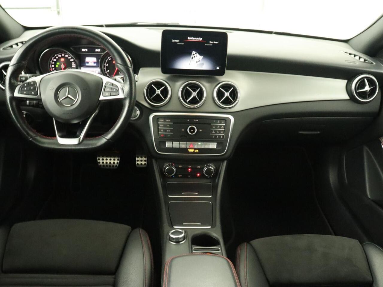 Mercedes-Benz CLA-KLASSE Shooting Brake 180 | Trekhaak | Camera | Navigatie | Leder | LED | Cruise control | Sportstoelen | LMV 18 inch