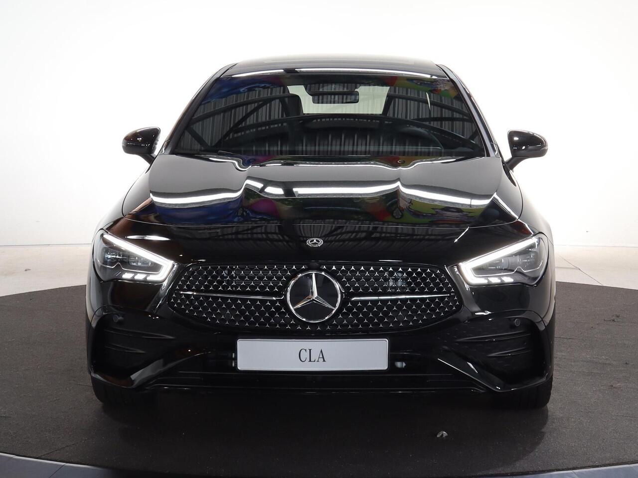 Mercedes-Benz CLA-KLASSE 250e Star Edition AMG Line | Panoramaschuifdak | Nightpakket | Achteruitrijcamera | Dodehoekassistent | Dodehoekassistent