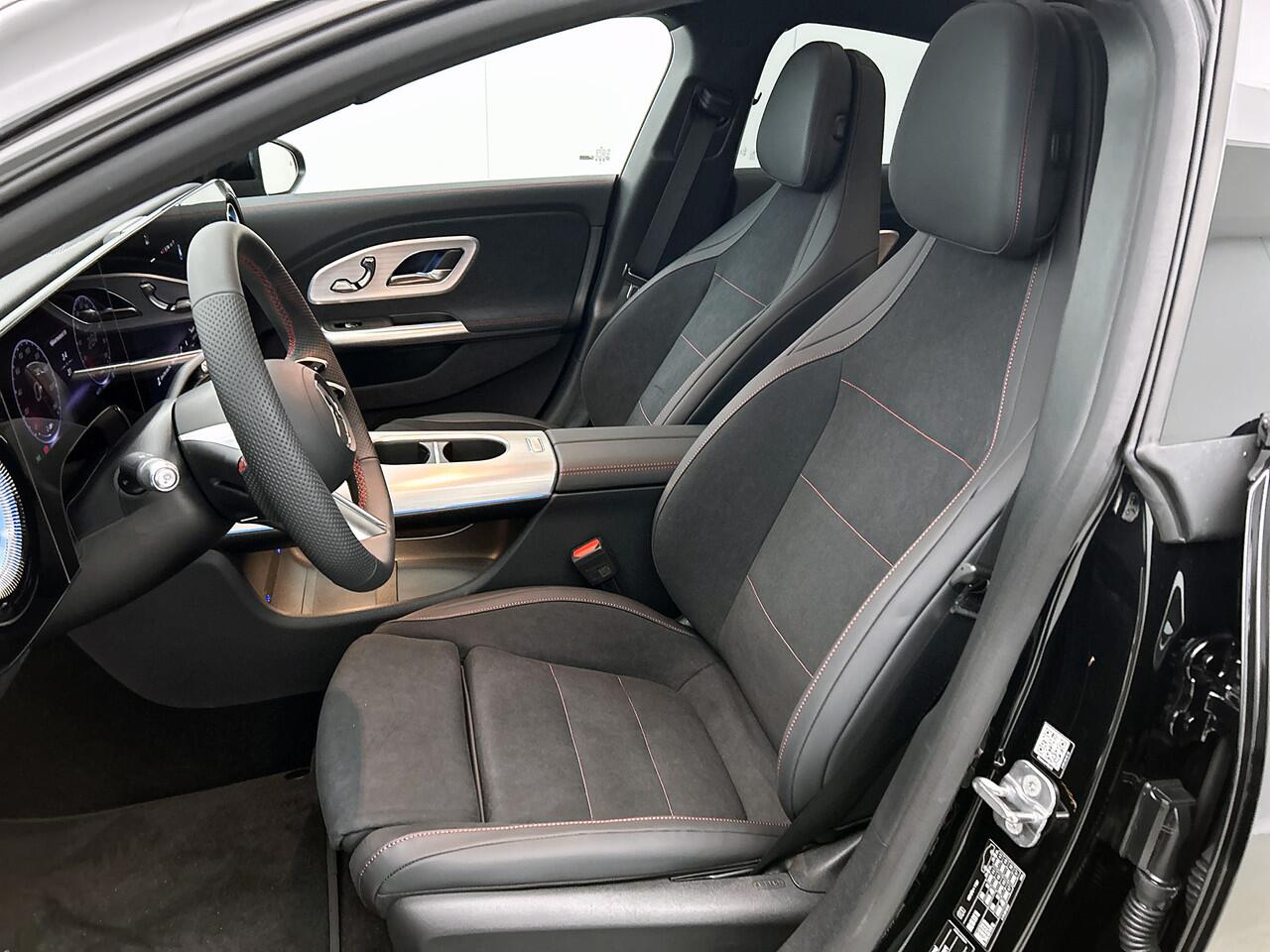 Mercedes-Benz CLA-KLASSE 250+ Launch Edition 85 kWh | Nightpakket | Trekhaak | Multibeam LED | Smartphone integratie | Panoramadak | Warmtepomp | Memorypakket | Sierdelen aluminium |