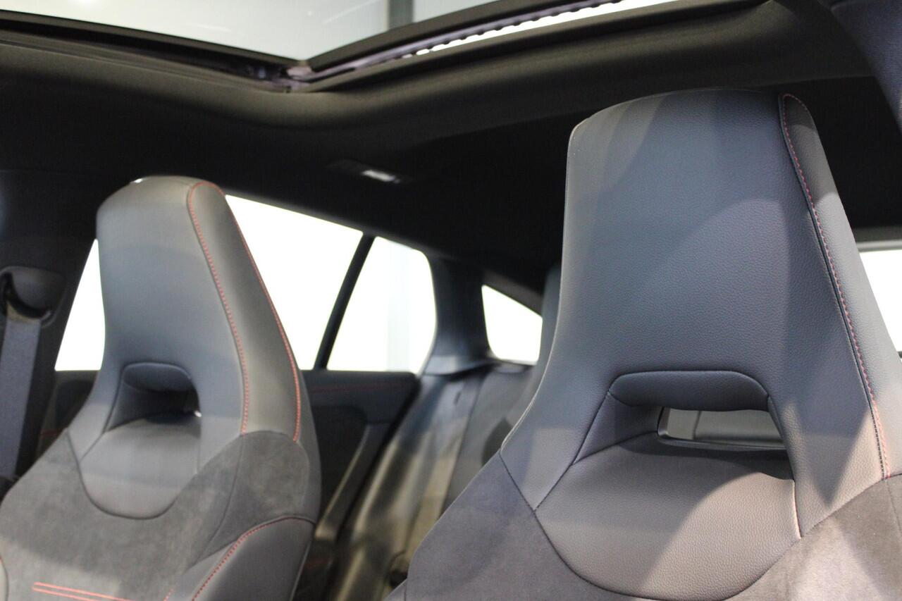 Mercedes-Benz CLA-KLASSE Shooting Brake 200 AMG Line Panorama dak | Trekhaak