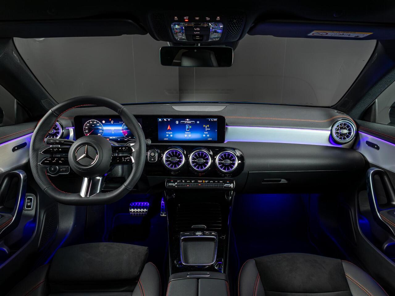 Mercedes-Benz CLA-KLASSE Shooting Brake 180 Star Edition AMG LIMITED Panorama dak