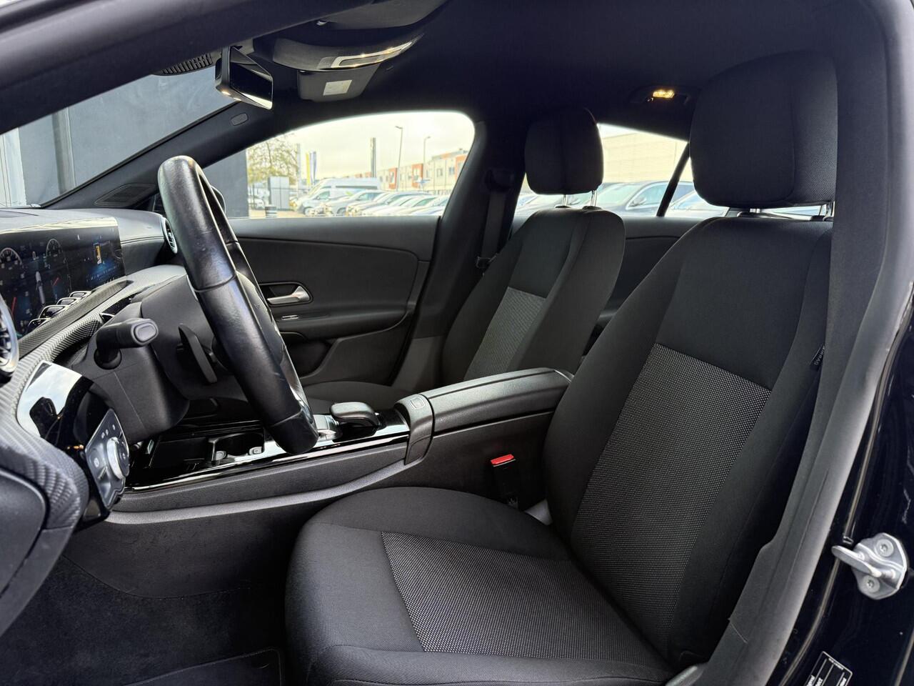 Mercedes-Benz CLA-KLASSE Shooting Brake 180 Business Solution