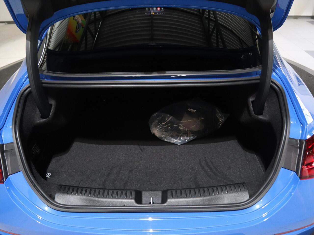 Mercedes-Benz CLA-KLASSE 250+ Launch Edition 85 kWh | Night | Panoramadak | Stoelverwarming | DISTRONIC | Achteruitrijcamera | Dodehoekassistent |