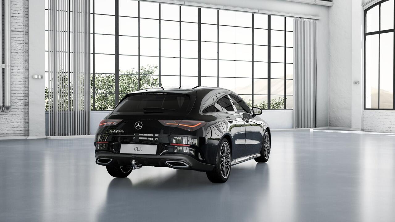 Mercedes-Benz CLA-KLASSE Shooting Brake 250 e AMG Line Plus LIMITED Edition | Nightpakket | Trekhaak | KEYLESS GO-comfortpakket | 360°-camera | Head-up display | Antidiefstalpakket GUARD 360° Plus | Dodehoekassistent | EASY PACK achterklep |