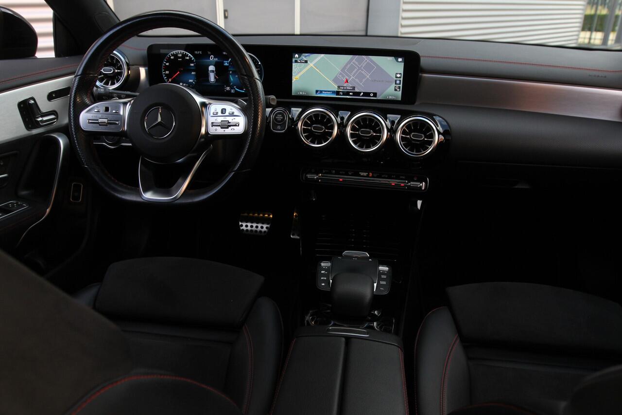 Mercedes-Benz CLA-KLASSE Shooting Brake 200 Business Solution AMG Aut. I Pano.Dak I Camera I Carplay I Trekhaak