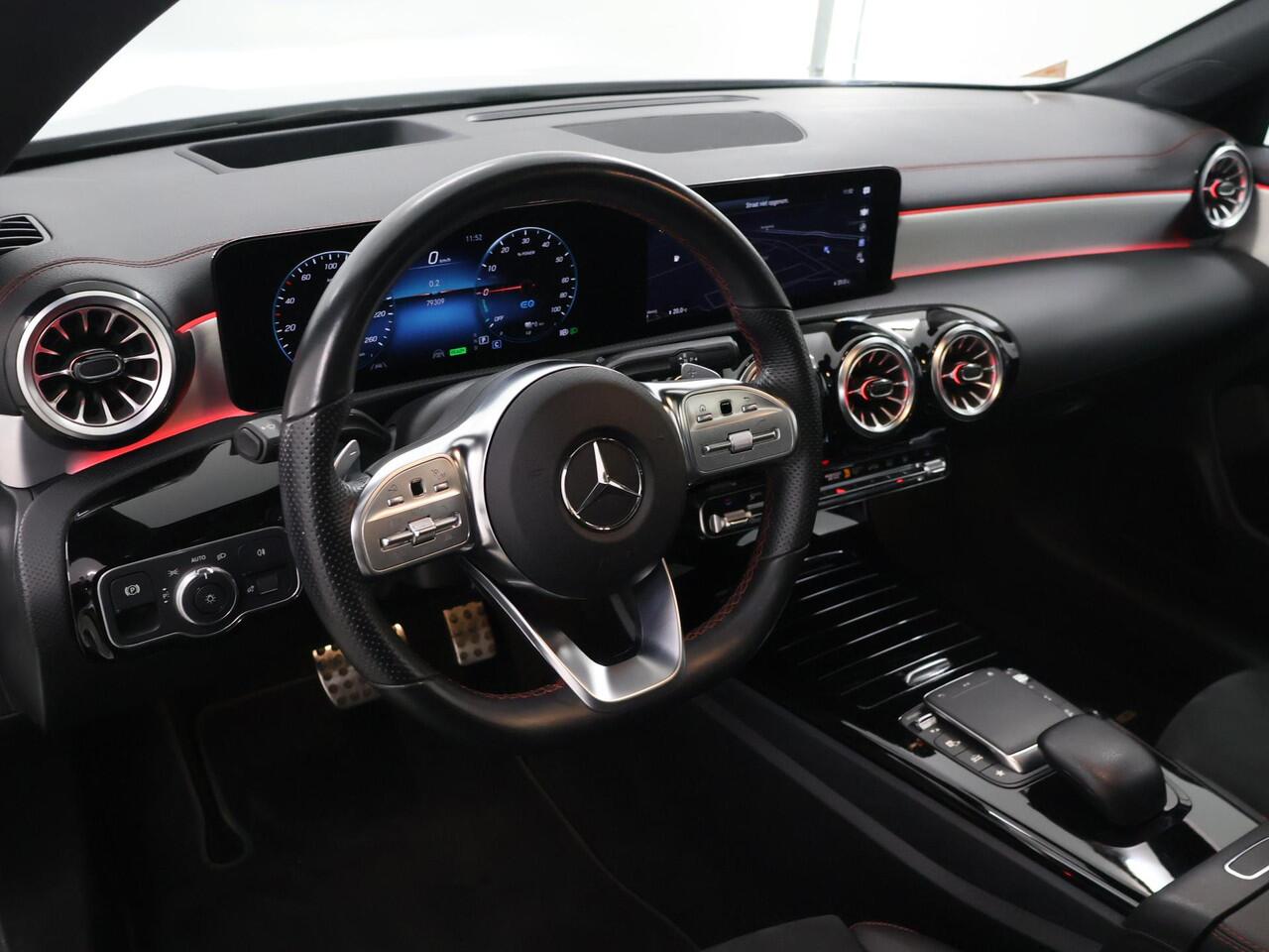 Mercedes-Benz CLA-KLASSE 250 e AMG Line | Night | Panoramadak | Headup | Multibeam | 360 graden camera |