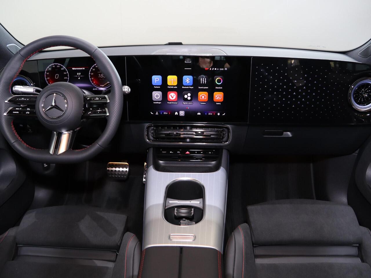 Mercedes-Benz CLA-KLASSE 250+ Launch Edition 85 kWh | Night | Panoramadak | DISTRONIC | Achteruitrijcamera | Dodehoekassistent |